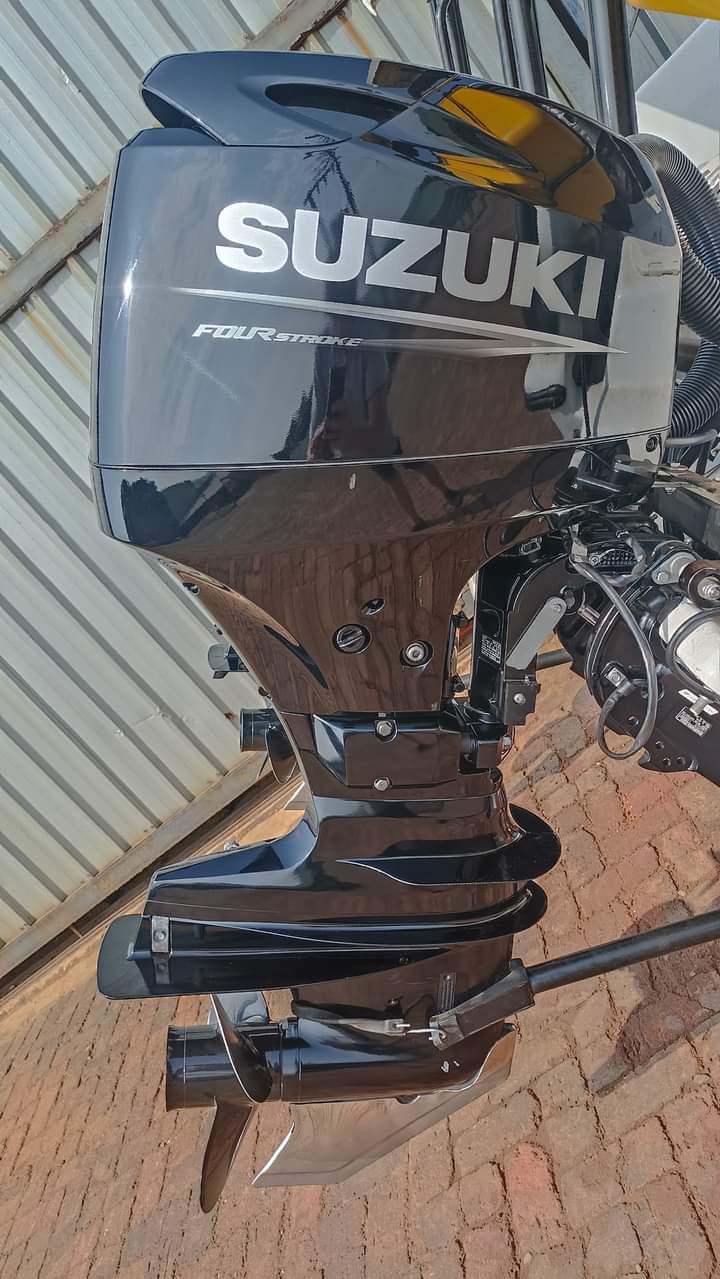 Suzuki 75HP compact outboard